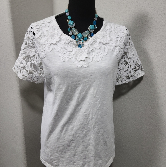 White cotton blouse - Picture 1 of 2